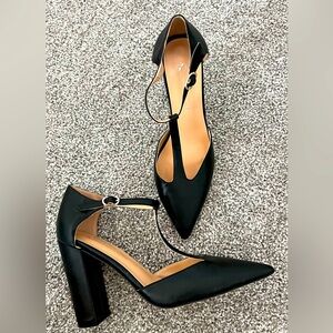 Mary Jane T Strap Black Women's Heels Size 8